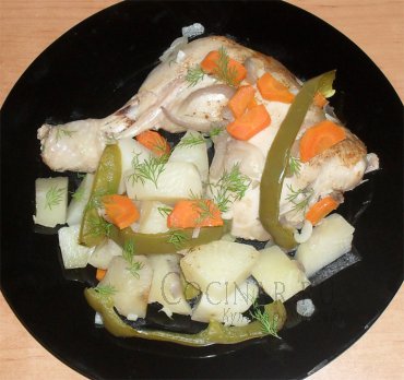 Куриные окорочка с овощами в духовке